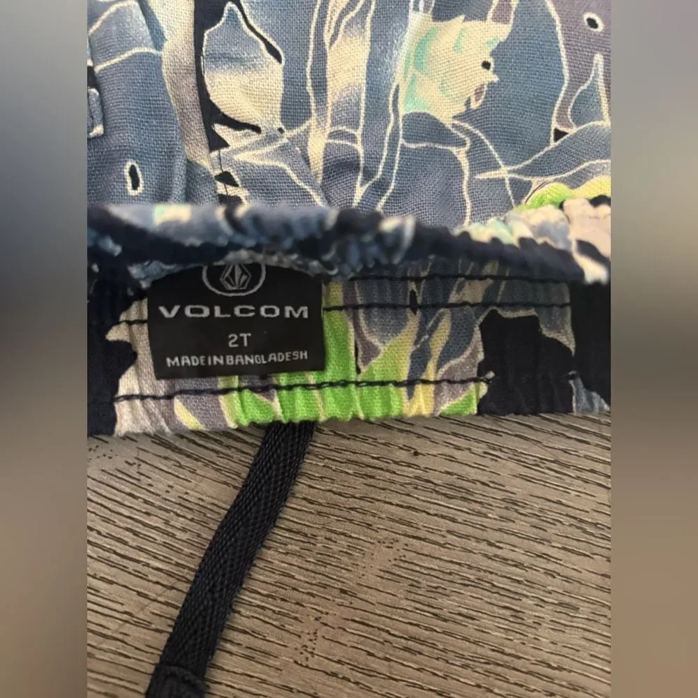 Volcom leaf print